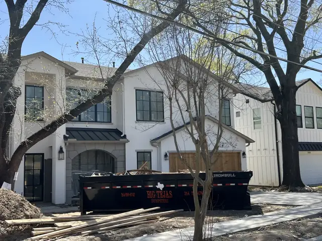 Big Tejas dumpster service in action